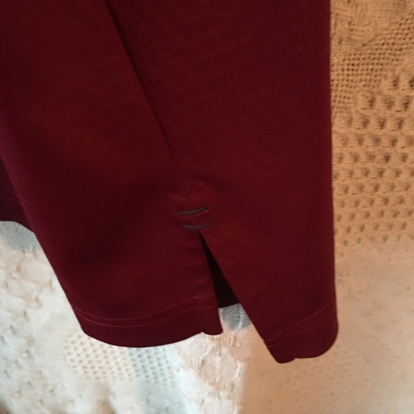 Like New Men’s Under Armour Polo Shirt Size XL - Picture 4 of 8